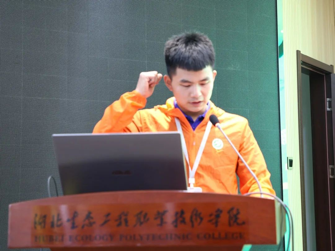 4110_8uvr_4982.jpg